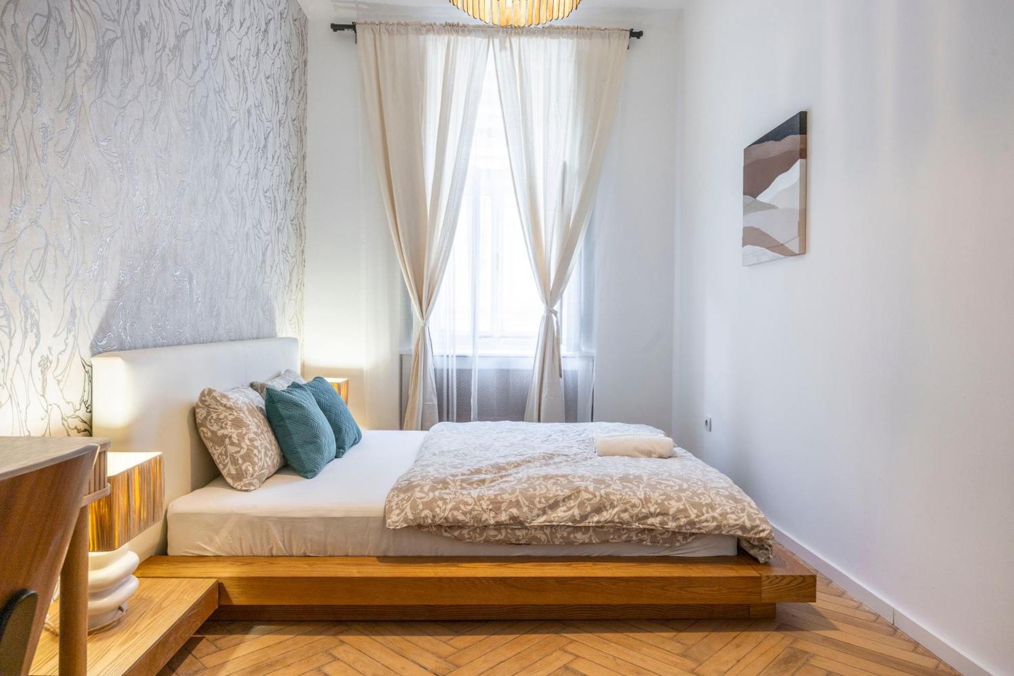 Charming & Cozy In The King Street Budapeste